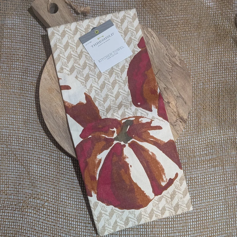 Threshold Autumn Harvest Kitchen Towel, Burgundy Rust Brown Pumpkin Print